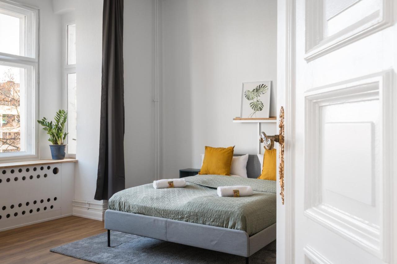 Riesiges Apartment Nahe Kudamm Sehr Schoner Altbau 123M2 Gross 12 Gaste Berlin Eksteriør billede