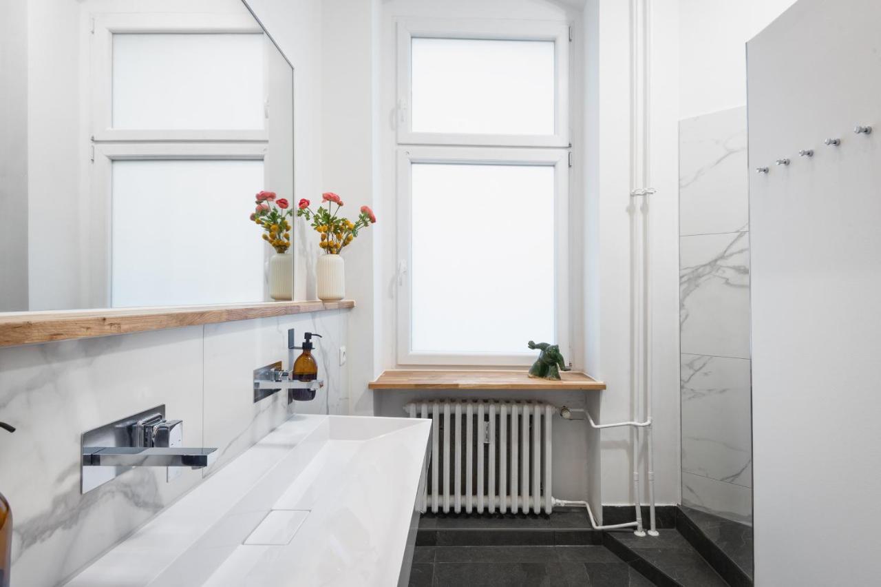 Riesiges Apartment Nahe Kudamm Sehr Schoner Altbau 123M2 Gross 12 Gaste Berlin Eksteriør billede