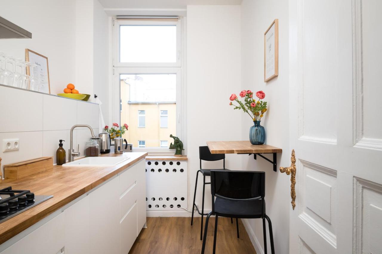 Riesiges Apartment Nahe Kudamm Sehr Schoner Altbau 123M2 Gross 12 Gaste Berlin Eksteriør billede