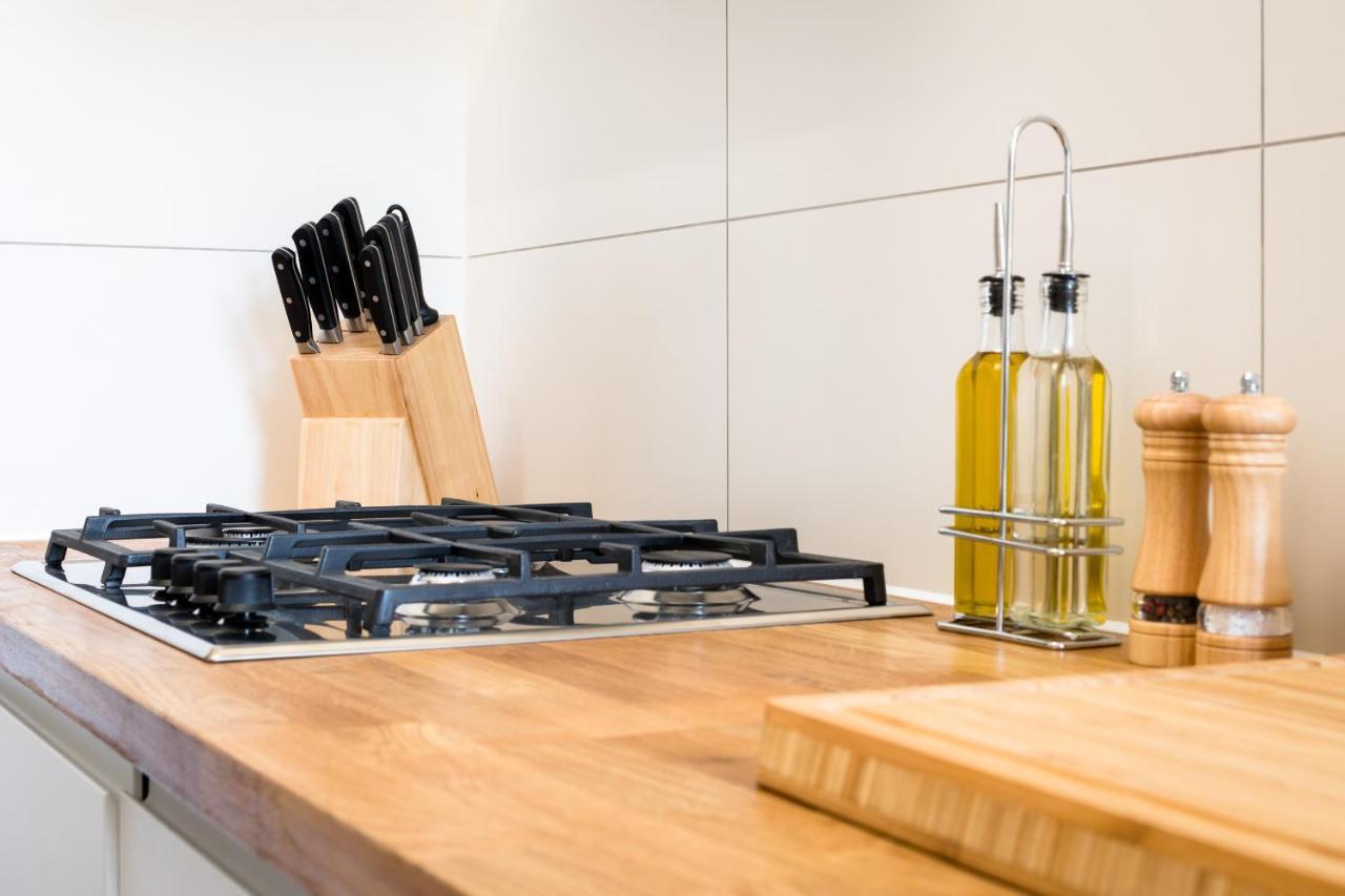 Riesiges Apartment Nahe Kudamm Sehr Schoner Altbau 123M2 Gross 12 Gaste Berlin Eksteriør billede